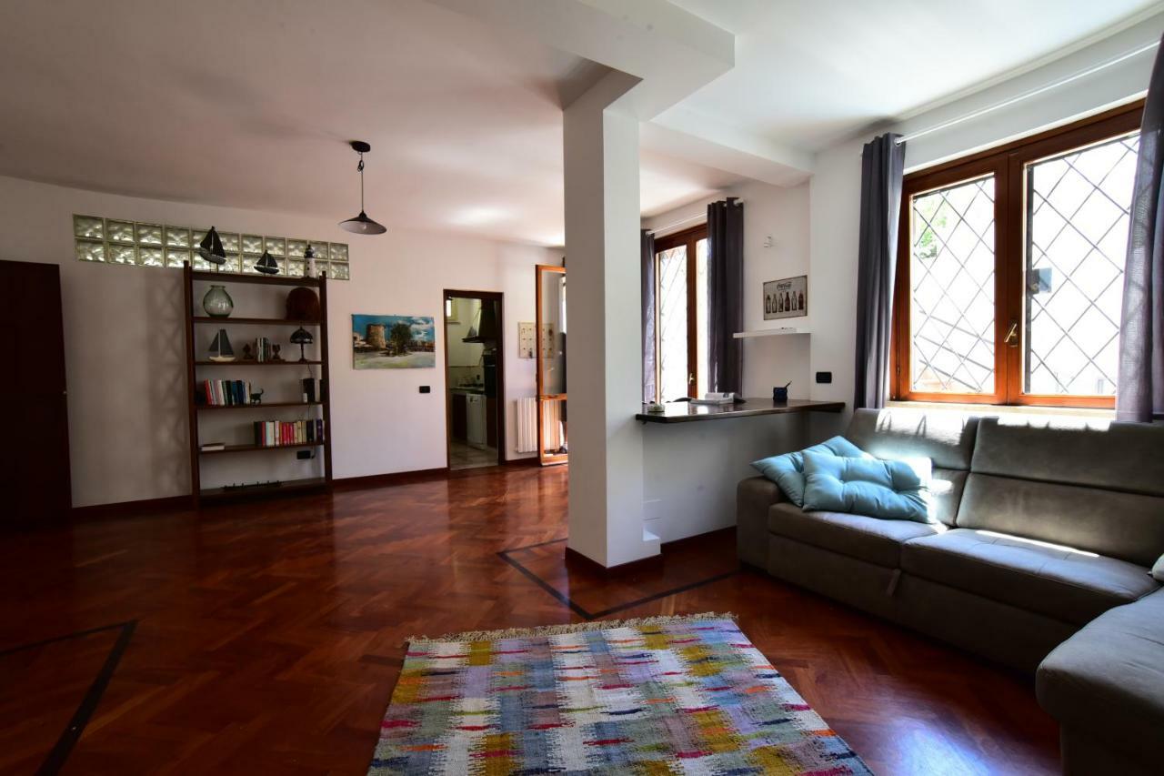 Domus Mondello Apartment *